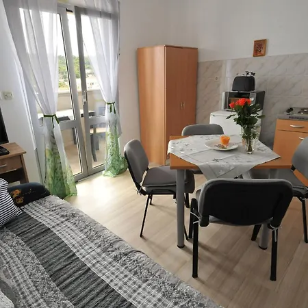 Sea Star - One Bedroom With Balcony A1 Mlini